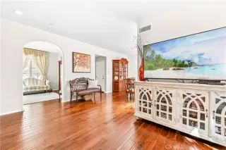 Photo #5: OC24125669 Listing