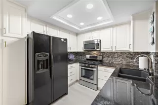 Photo #6: OC24125903 Listing 