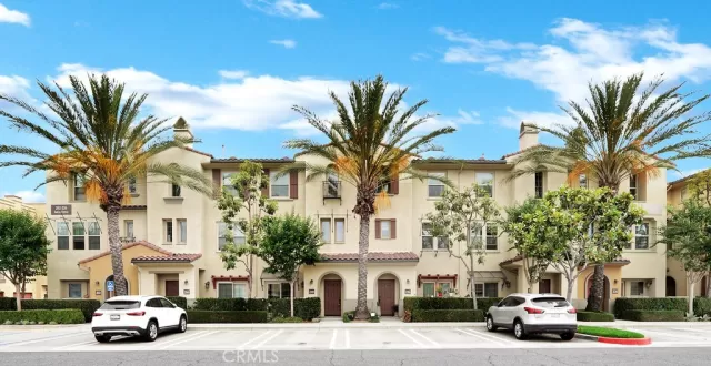 MLS: OC24126352 Condo For Sale