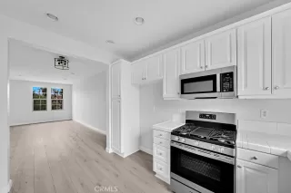 Photo #4: OC24126352 Listing 