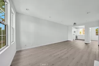 Photo #5: OC24126352 Listing 