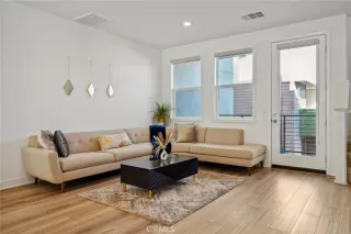 Photo #5: OC24126360 Listing 