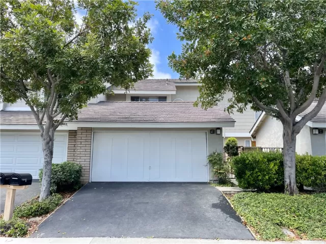 MLS: OC24126621 Condo For Sale