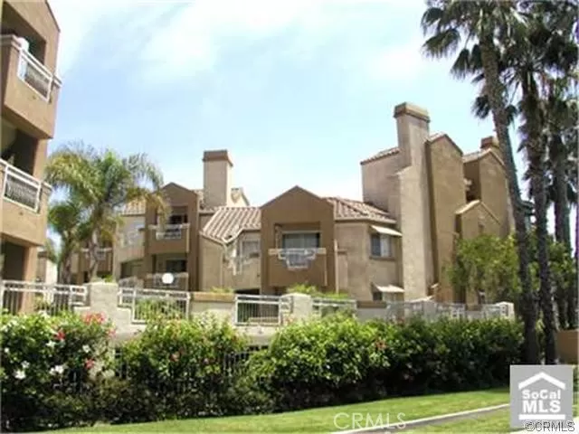 MLS: OC24126758 Condo For Sale