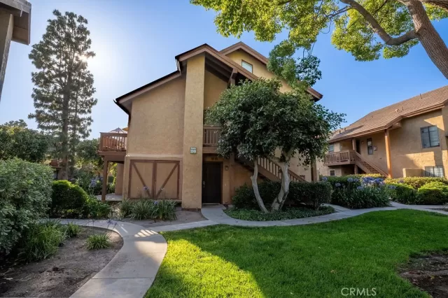 MLS: OC24126999 Condo For Sale