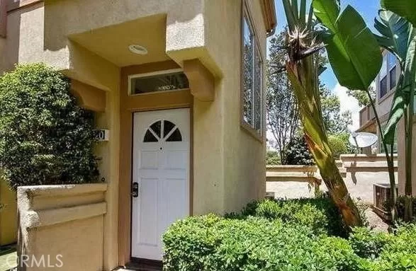 MLS: OC24127422 Condo For Sale