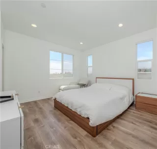 Photo #3: OC24127438 Listing 