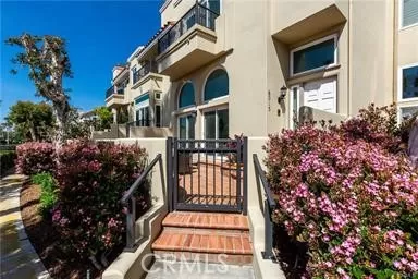 MLS: OC24128007 Condo For Sale