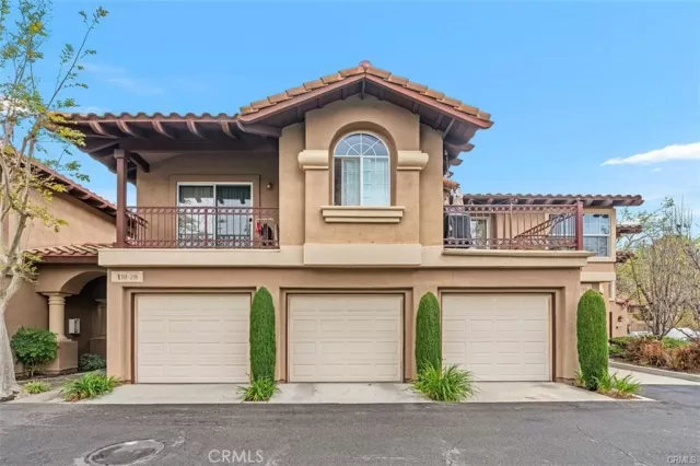 MLS: OC24128048 Condo For Sale