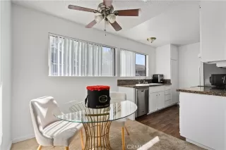 Photo #2: OC24128091 Listing 