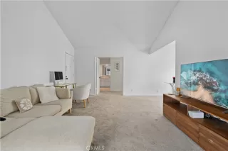 Photo #6: OC24128091 Listing 