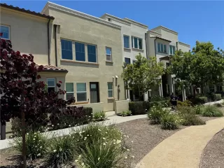 Photo #4: OC24128228 Listing 