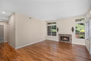 Photo #5: OC24128323 Listing 