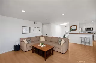 Photo #5: OC24128331 Listing 