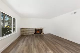 Photo #3: OC24128640 Listing 