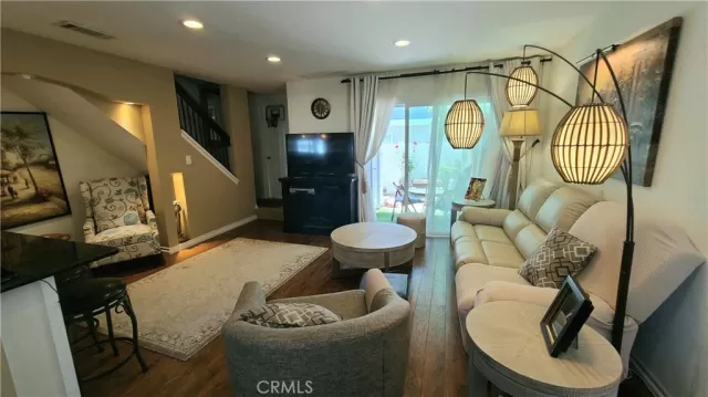 MLS: OC24128653 Condo For Sale