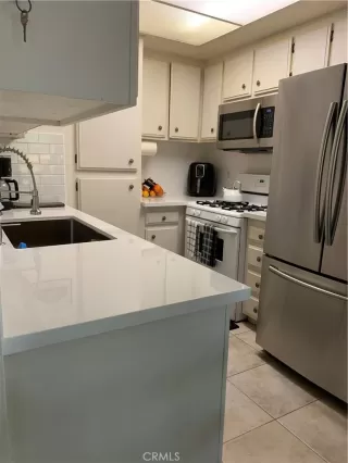 Photo #2: OC24128856 Listing