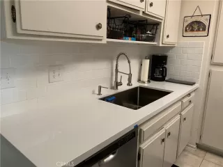 Photo #3: OC24128856 Listing