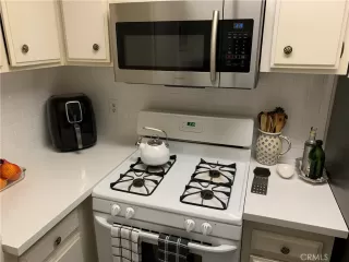 Photo #5: OC24128856 Listing