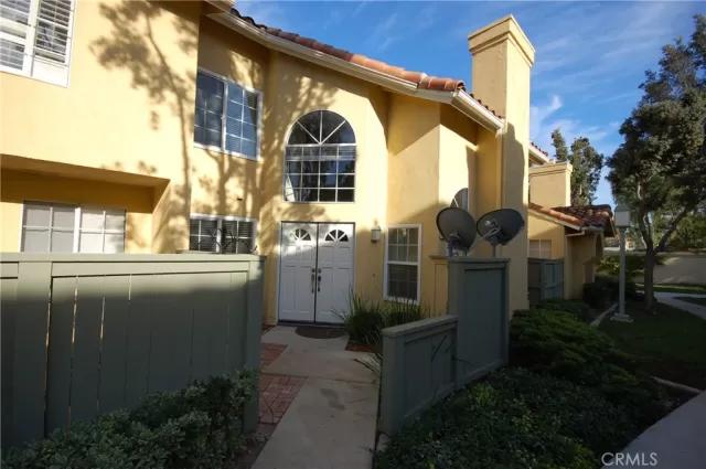 MLS: OC24129134 Condo For Sale