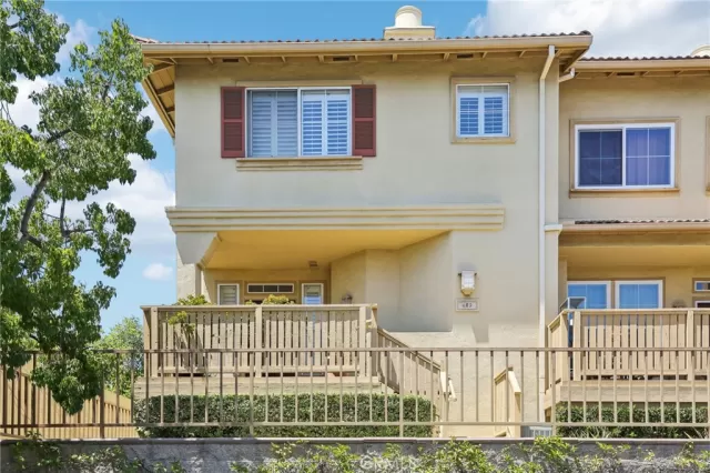 MLS: OC24129163 Condo For Sale