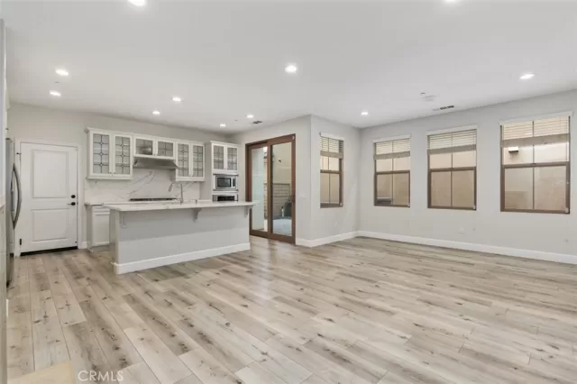 MLS: OC24129165 Condo For Sale