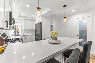 Photo #5: OC24129185 Listing 