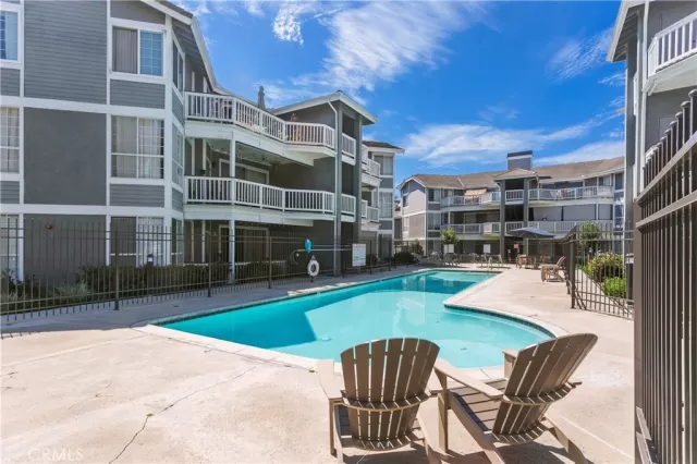 MLS: OC24129284 Condo For Sale