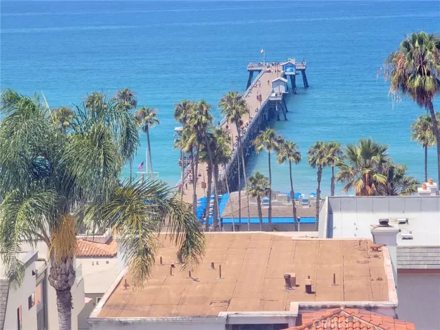 MLS: OC24129359 Condo For Sale