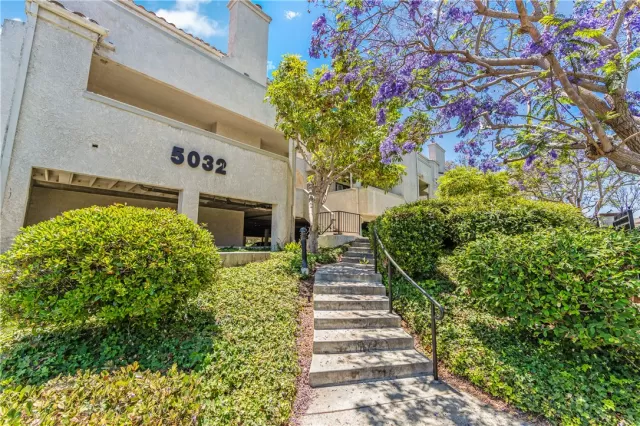 MLS: OC24129412 Condo For Sale