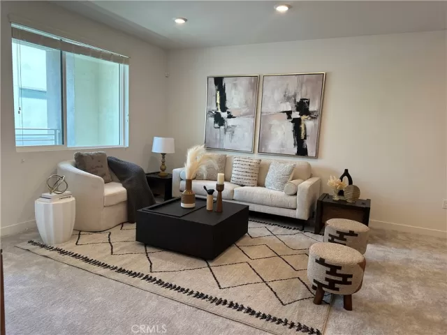 MLS: OC24129562 Condo For Sale