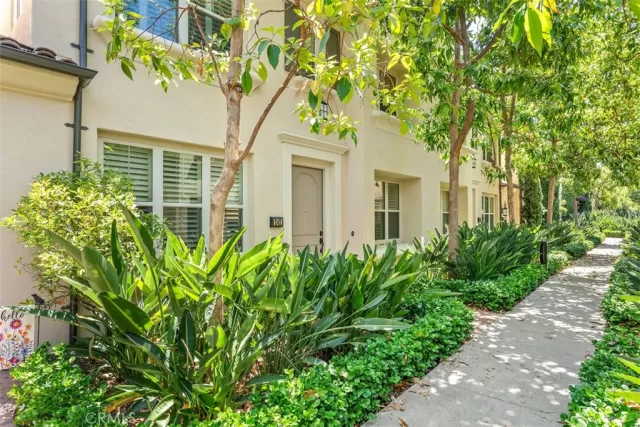 MLS: OC24130032 Condo For Sale