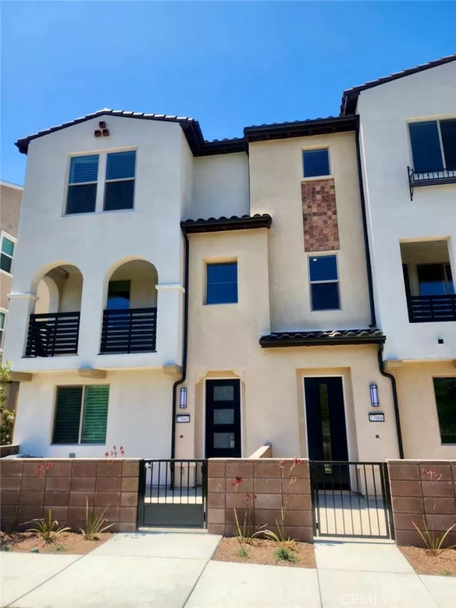 MLS: OC24130227 Condo For Sale