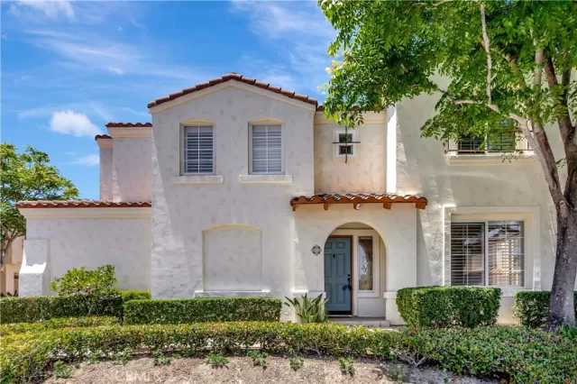 MLS: OC24130339 Condo For Sale