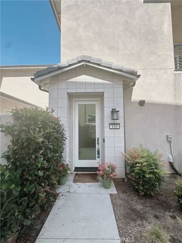 MLS: OC24130949 Condo For Sale