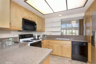 Photo #4: OC24130979 Listing 