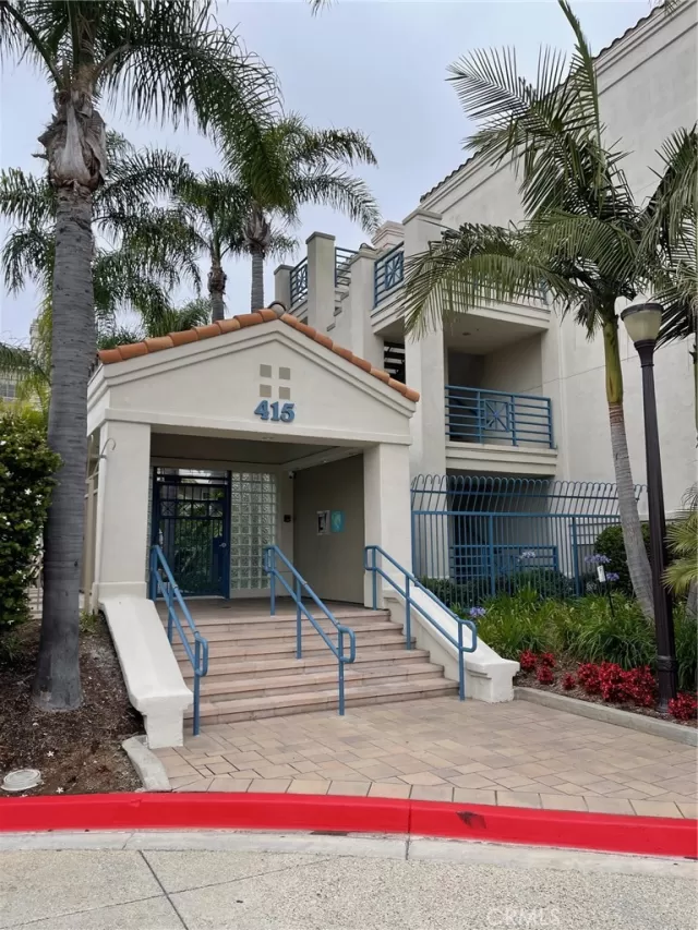 MLS: OC24130989 Condo For Sale