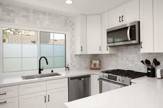 Photo #4: OC24131041 Listing