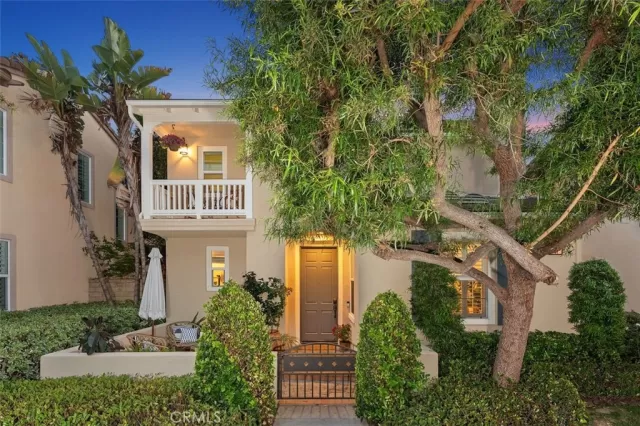 MLS: OC24131047 Condo For Sale