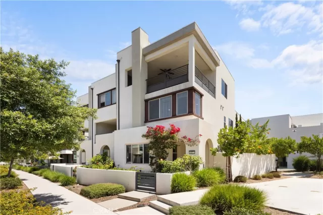 MLS: OC24131503 Condo For Sale