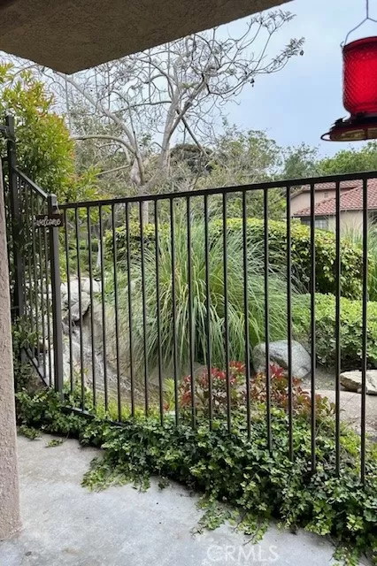 MLS: OC24131665 Condo For Sale