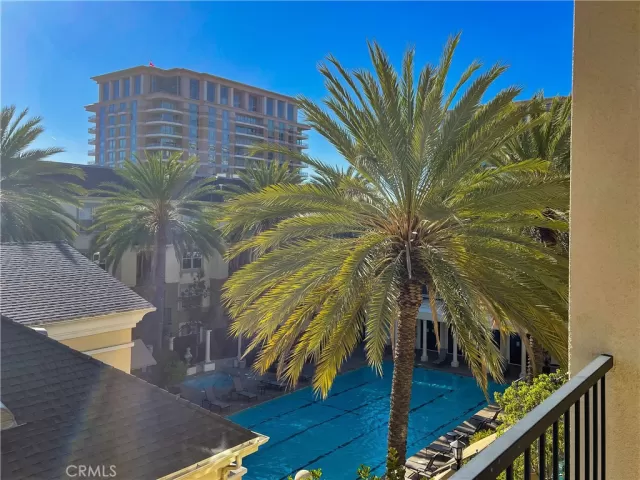 MLS: OC24131778 Condo For Sale