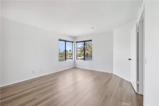 Photo #5: OC24131928 Listing 