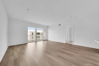 Photo #4: OC24132128 Listing 