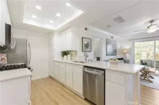 Photo #3: OC24132131 Listing