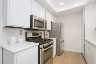 Photo #4: OC24132131 Listing