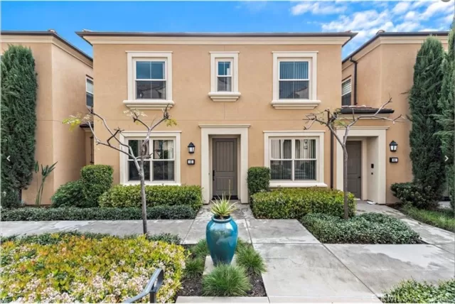 MLS: OC24132382 Condo For Sale