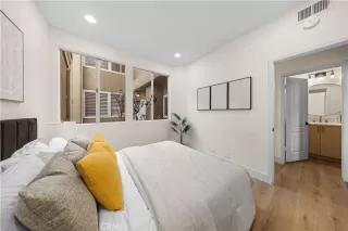 Photo #5: OC24132599 Listing 