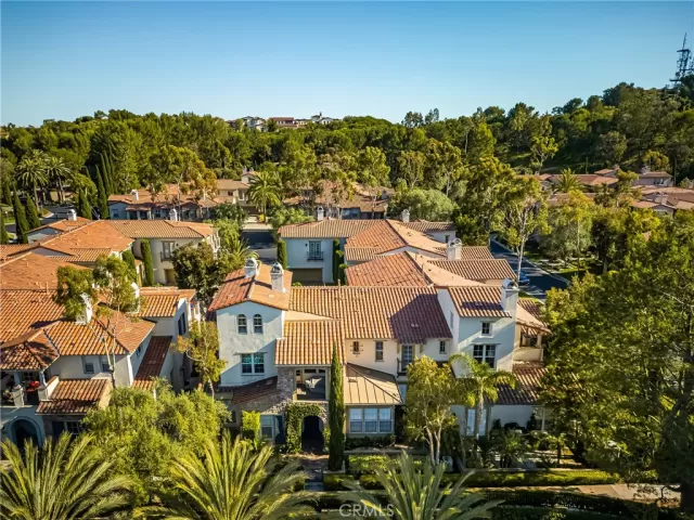 MLS: OC24133242 Condo For Sale