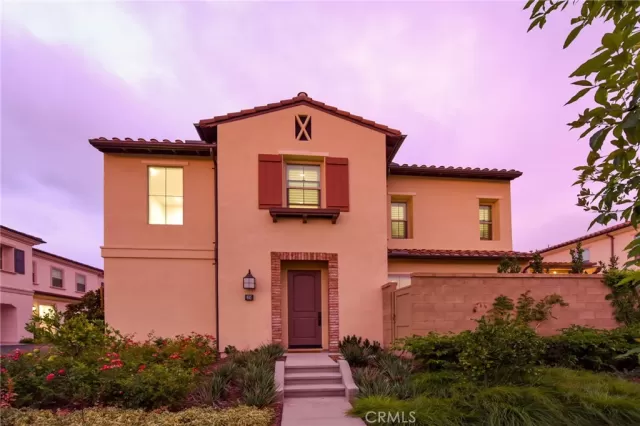 MLS: OC24133289 Condo For Sale